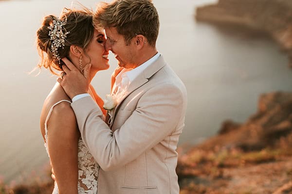 gorgeous-destination-summer-wedding-santorini-pampas-grass_05