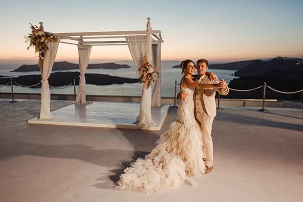 gorgeous-destination-summer-wedding-santorini-pampas-grass_28