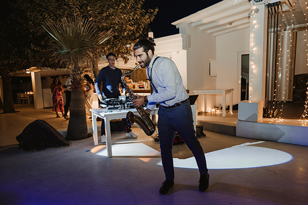 gorgeous-destination-summer-wedding-santorini-pampas-grass_30