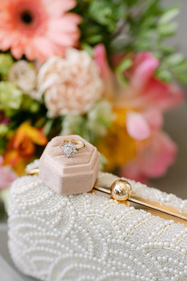 gorgeous-destination-wedding-kefalonia-colorful-flowers_07