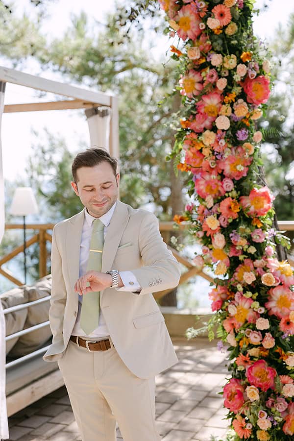 gorgeous-destination-wedding-kefalonia-colorful-flowers_13