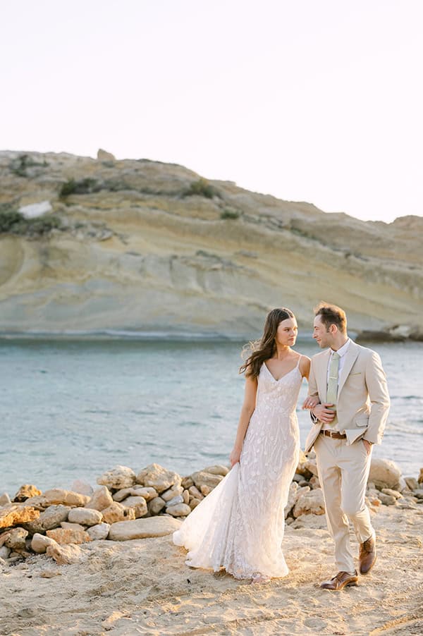 gorgeous-destination-wedding-kefalonia-colorful-flowers_33