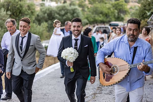 lovely-summer-wedding-naxos-island_11