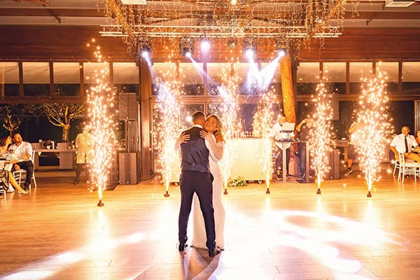 romantic-fall-wedding-thessaloniki-cute-moments_19x