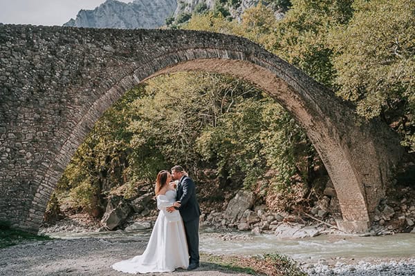romantic-summer-wedding-all-white-florals_05