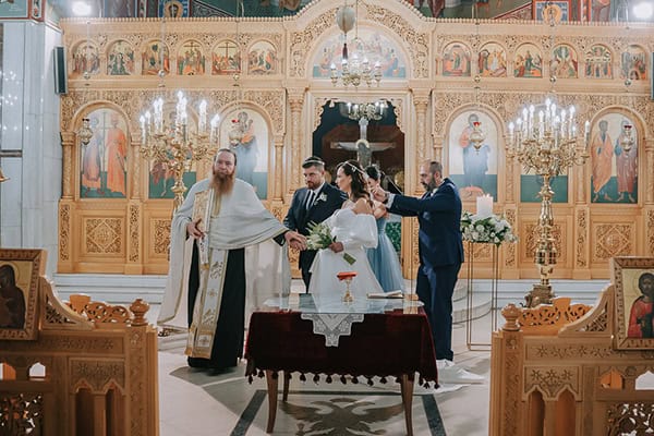 romantic-summer-wedding-all-white-florals_22