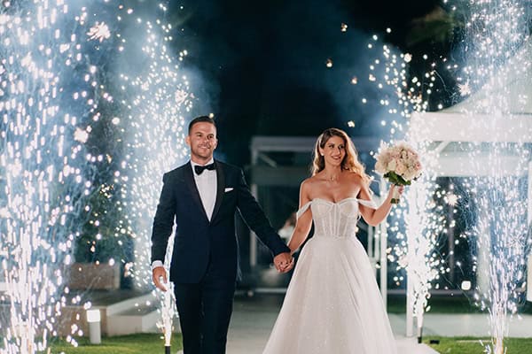 romantic-wedding-xanthi-white-dusty-pink-hues_21