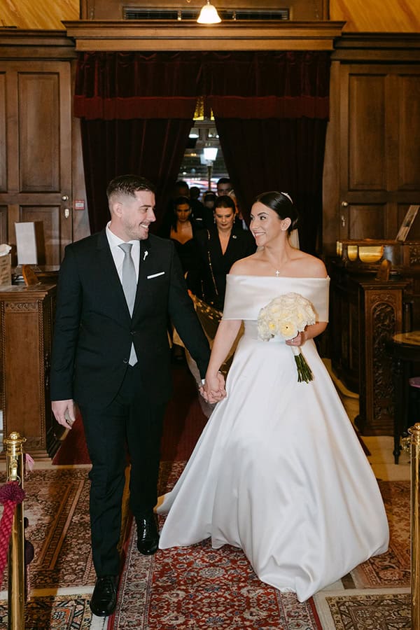 romantic-winter-wedding-patras-lush-flowers_19