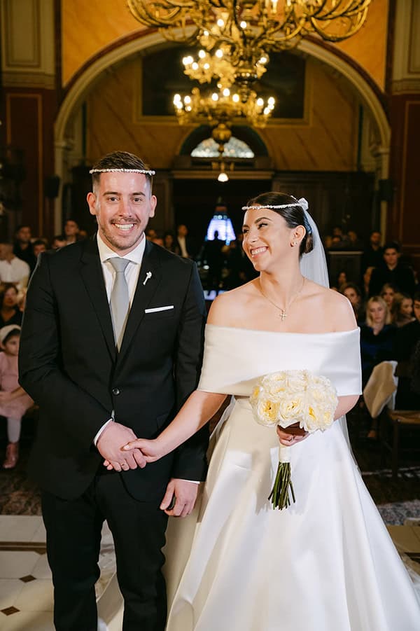 romantic-winter-wedding-patras-lush-flowers_21