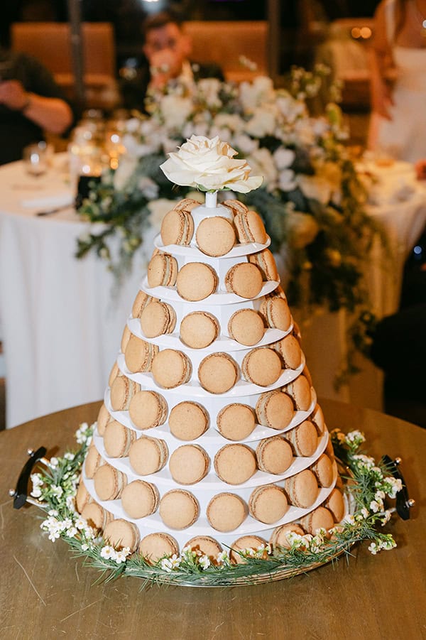 romantic-winter-wedding-patras-lush-flowers_34