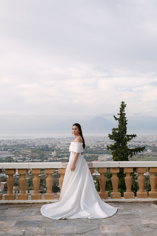 romantic-winter-wedding-patras-lush-flowers_38