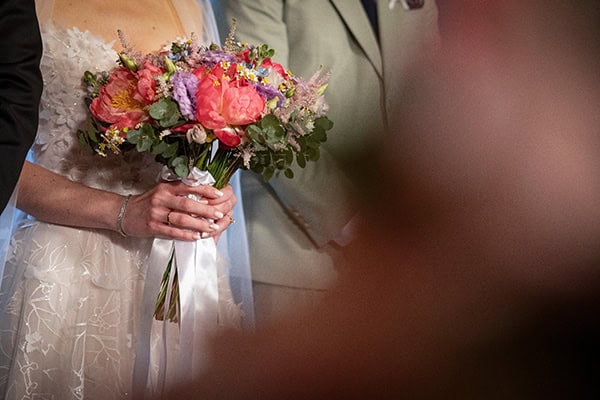 summer-wedding-colorful-flowers-mouseio-oinou_13