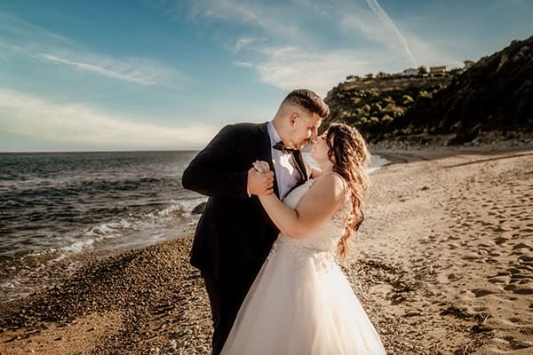 Ρομαντικός καλοκαιρινός γάμος στη Δράμα με λιλά τριαντάφυλλα | Βαρβάρα & Βαγγέλης