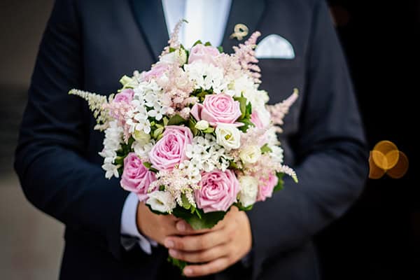 summer-wedding-drama-lilac-roses_09