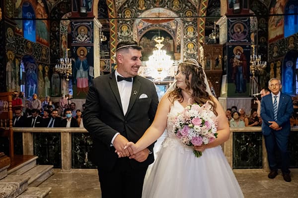 summer-wedding-drama-lilac-roses_11