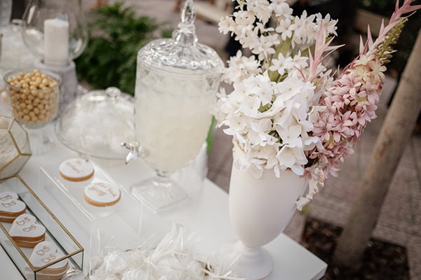 summer-wedding-drama-lilac-roses_11x