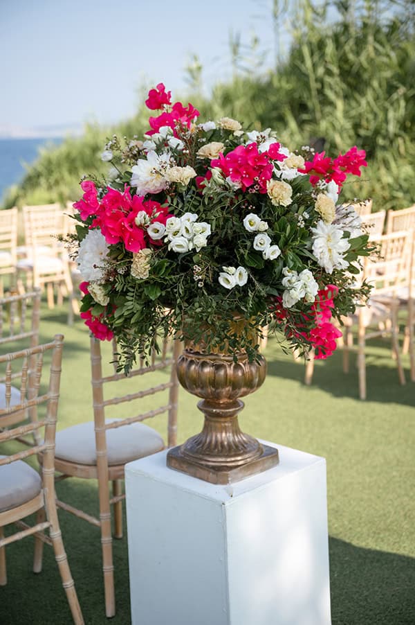 summer-wedding-island-art-taste-fuchsia-bougainvillea_12
