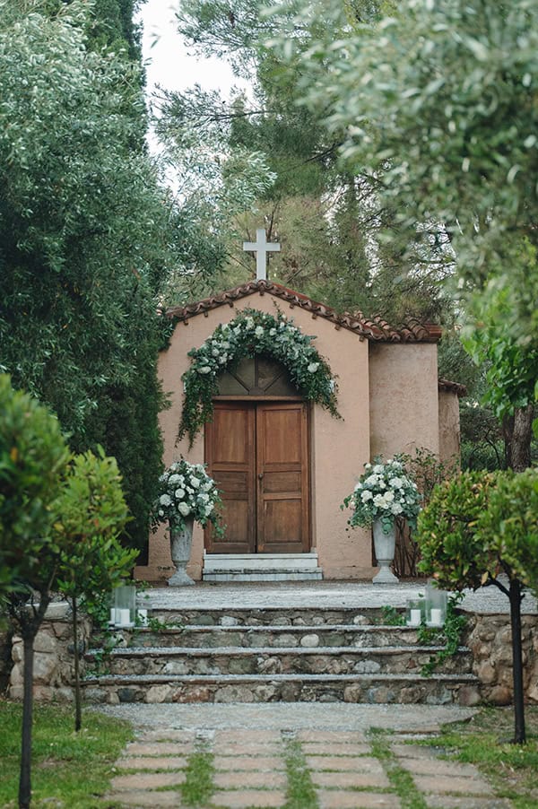 summer-wedding-ktima-ippostasio-white-flowers_09