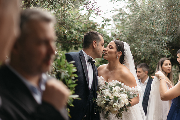 summer-wedding-ktima-ippostasio-white-flowers_13