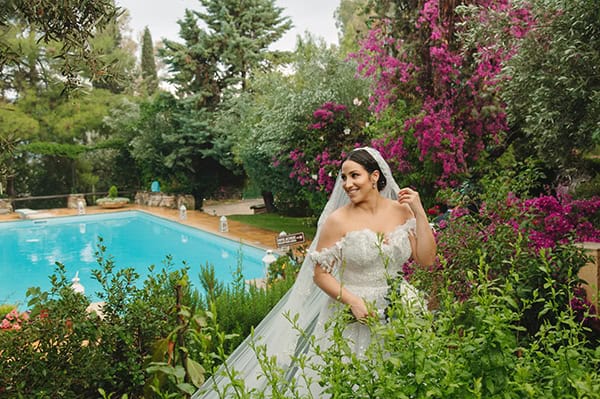 summer-wedding-ktima-ippostasio-white-flowers_15