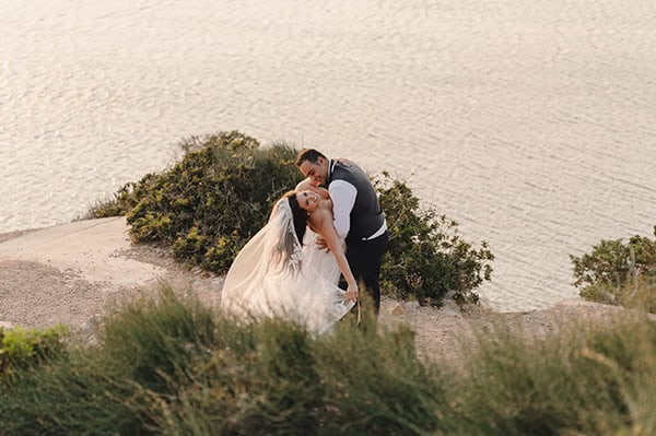 summer-wedding-ktima-ippostasio-white-flowers_18