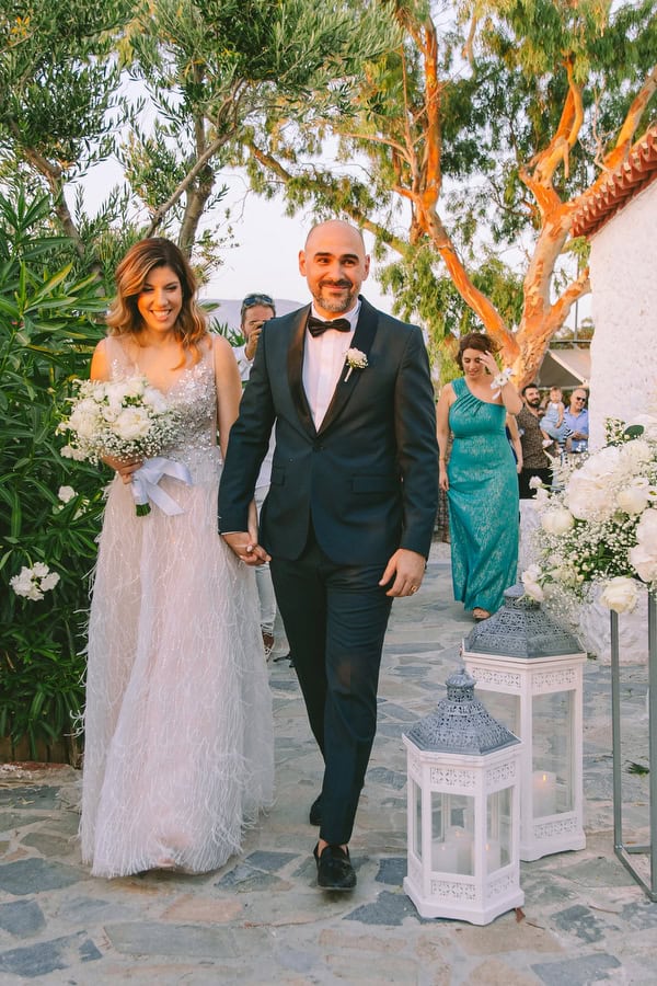 summer-wedding-ploes-white-flowers_09