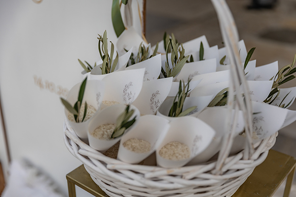 beautiful-wedding-naxos-olive-leaves-white-roses_07