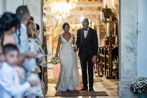 beautiful-wedding-naxos-olive-leaves-white-roses_12