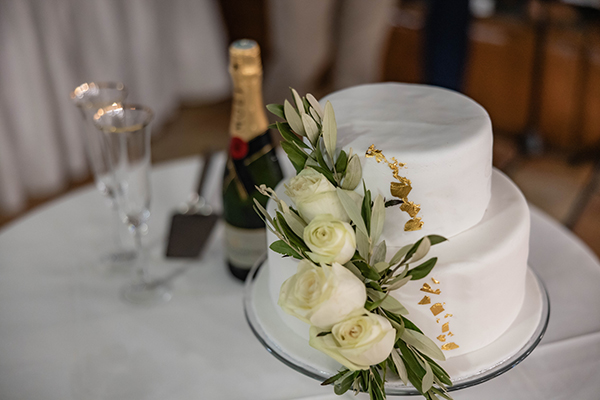 beautiful-wedding-naxos-olive-leaves-white-roses_14