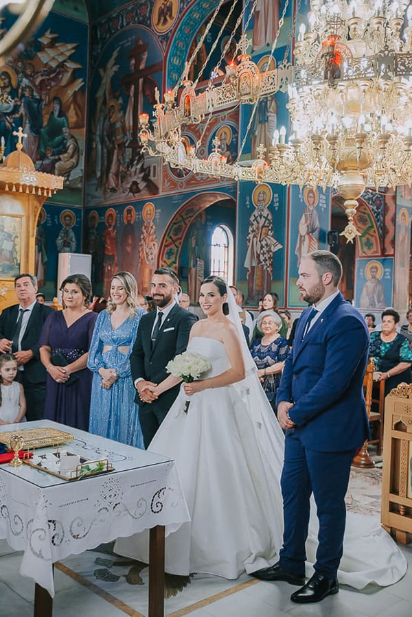 chic-summer-wedding-white-flowers_25