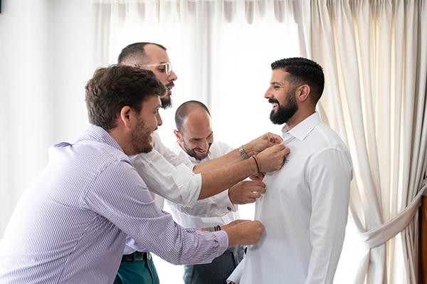 chic-wedding-athens-all-white-florals_10