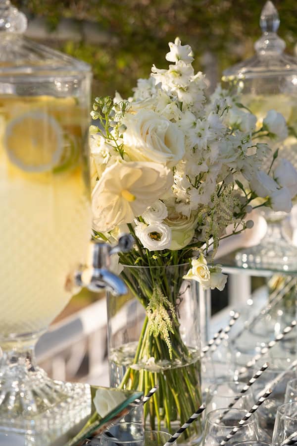 chic-wedding-athens-all-white-florals_19