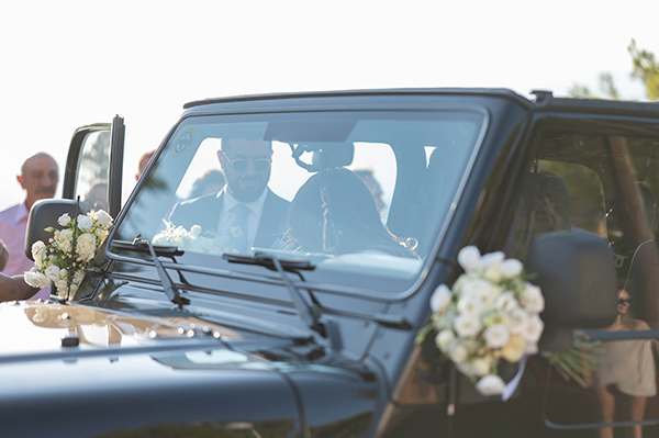 chic-wedding-athens-all-white-florals_21