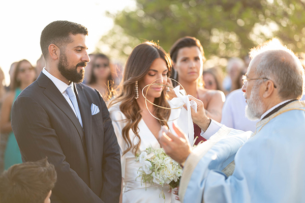 chic-wedding-athens-all-white-florals_28