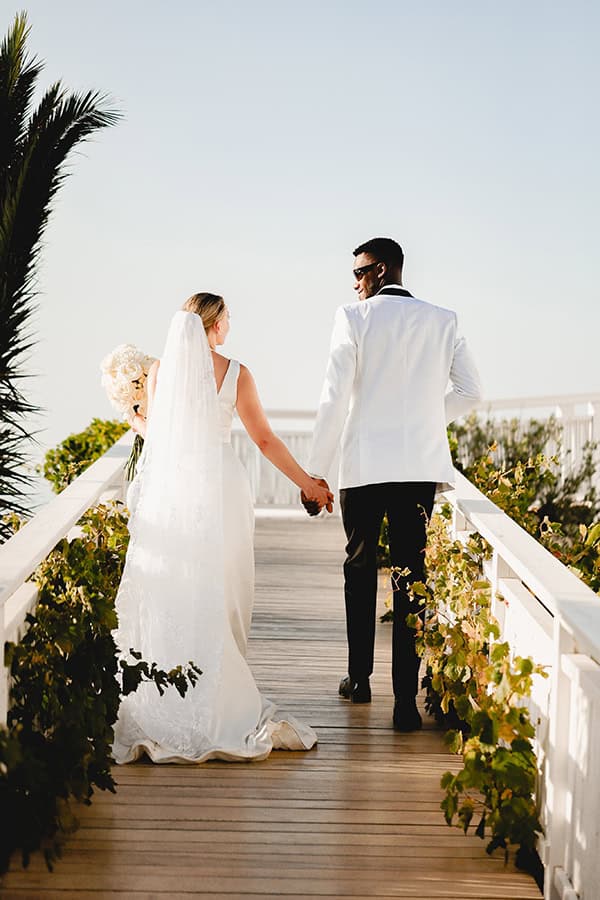 gorgeous-wedding-santorini-white-roses-hydrangeas_05