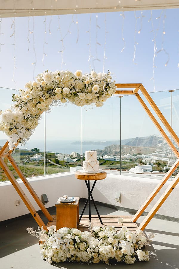 gorgeous-wedding-santorini-white-roses-hydrangeas_21