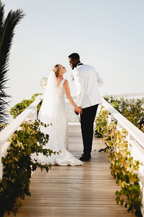 gorgeous-wedding-santorini-white-roses-hydrangeas_29