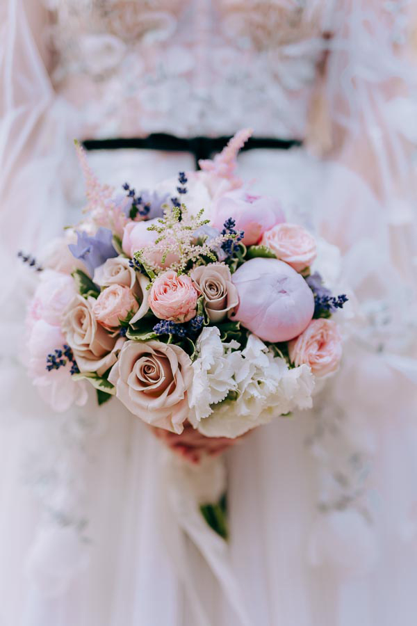 pretty-spring-wedding-athens-beautiful-flowers_03