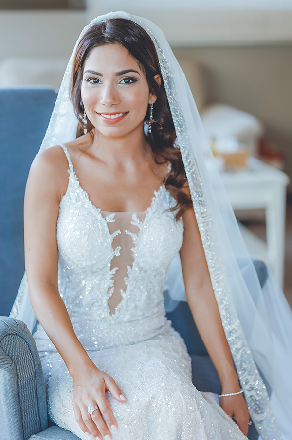 pretty-wedding-alsos-nimfon-pale-hued-flowers_11