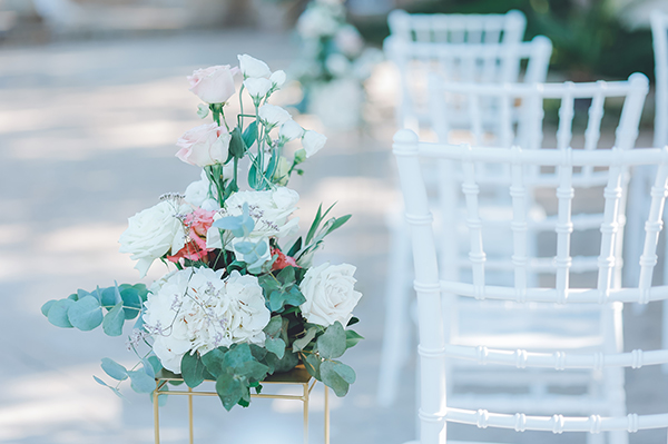 pretty-wedding-alsos-nimfon-pale-hued-flowers_16