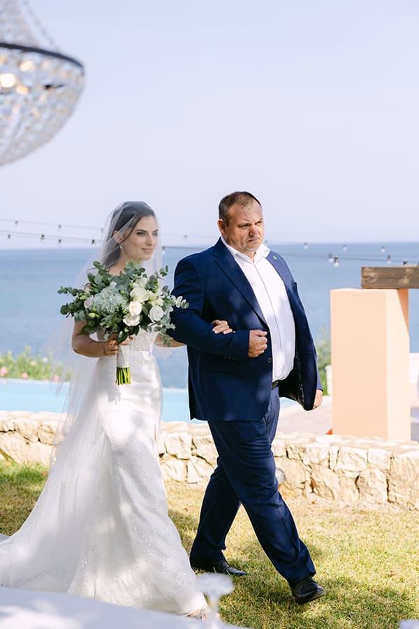 romantic-destination-wedding-kefalonia-lovely-white-flowers_11