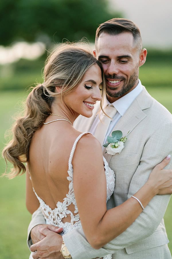 romantic-wedding-all-white-flowers-chic-details_03