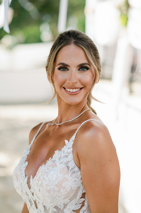 romantic-wedding-all-white-flowers-chic-details_08