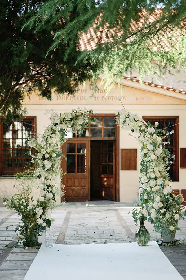 romantic-wedding-all-white-flowers-chic-details_11