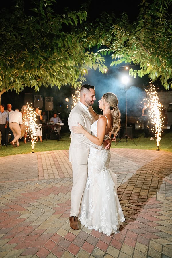 romantic-wedding-all-white-flowers-chic-details_32