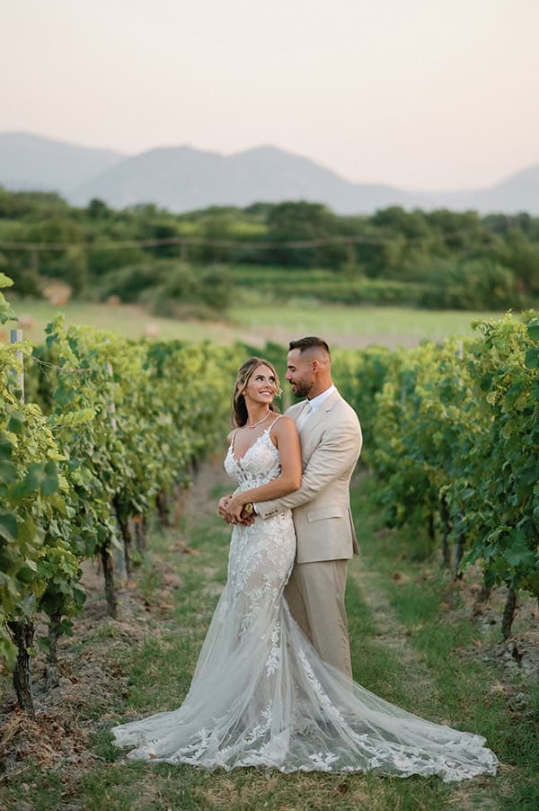 romantic-wedding-all-white-flowers-chic-details_36