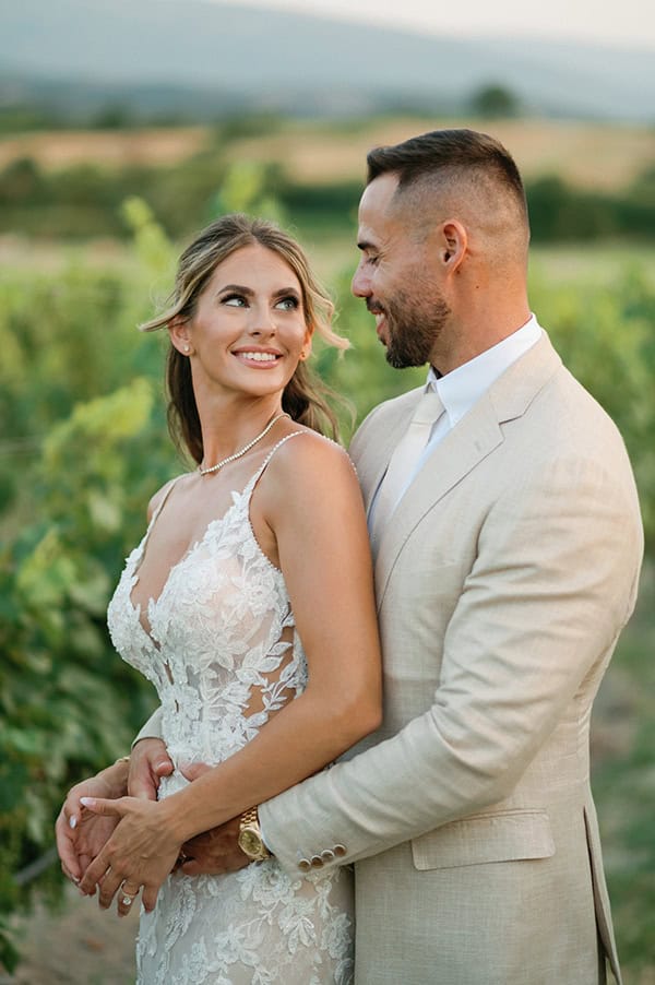 romantic-wedding-all-white-flowers-chic-details_37