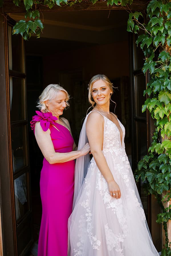 stunning-wedding-hatzi-mansion-florals-pastel-colors_08