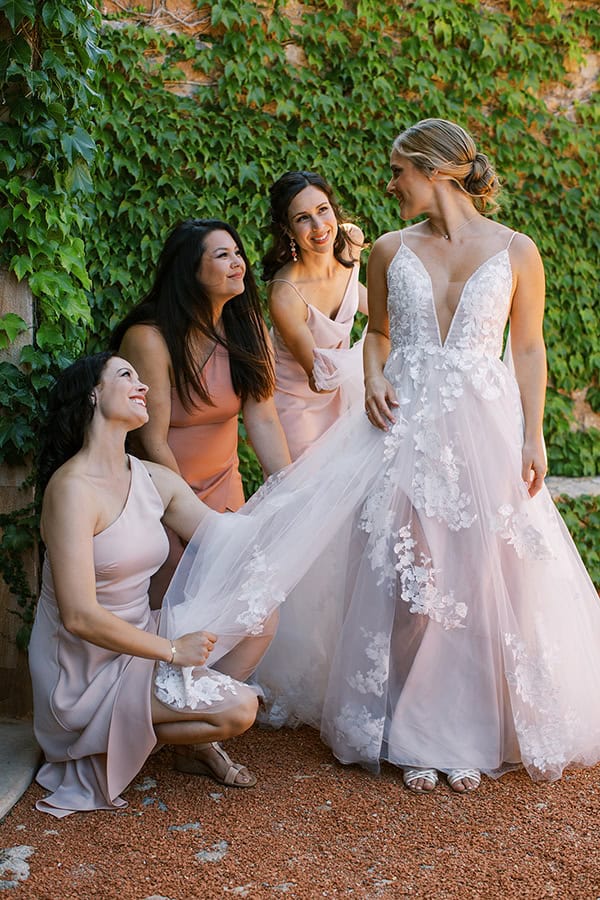 stunning-wedding-hatzi-mansion-florals-pastel-colors_09