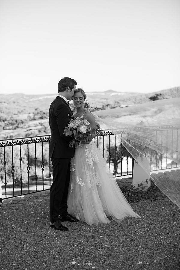 stunning-wedding-hatzi-mansion-florals-pastel-colors_30